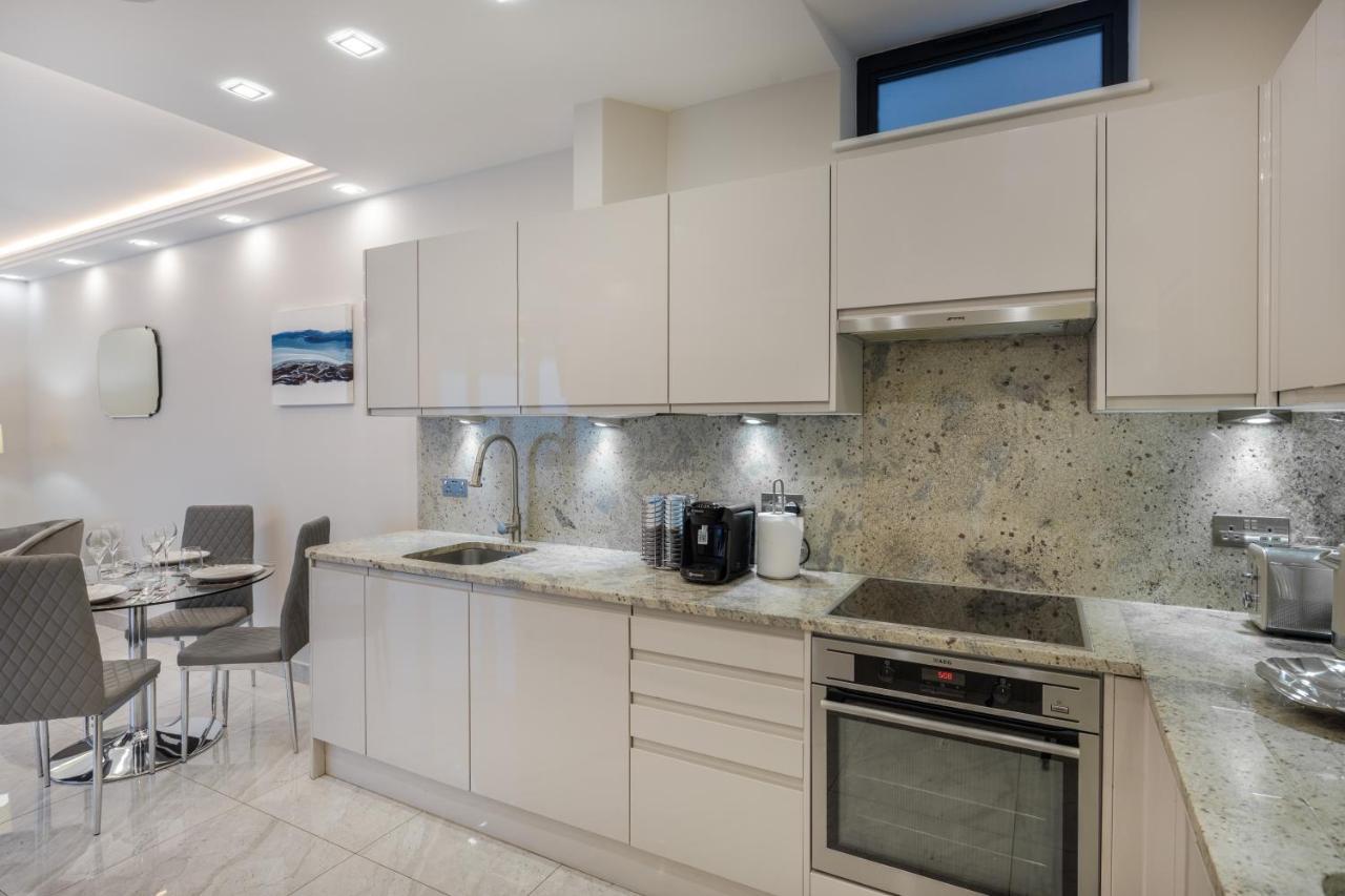 Luxurious 2 King-size Bed Flat With Patio * Londres